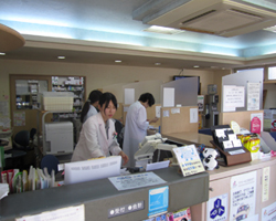 さつき薬局 大膳町店